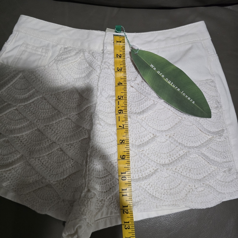 Farm Rio Crochet Detail Cotton Denim Shorts White Size 28 NWT - Picture 5 of 11